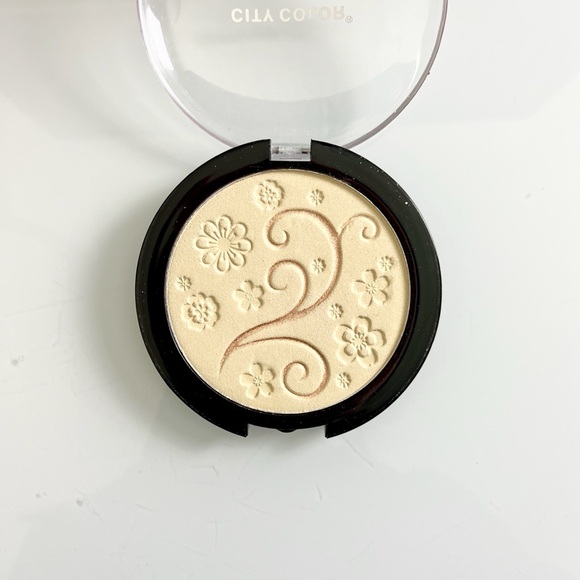 CITY COLOR LUMINOUS HIGHLIGHTER POWDER (GLIMMER) - Picture 3 of 3